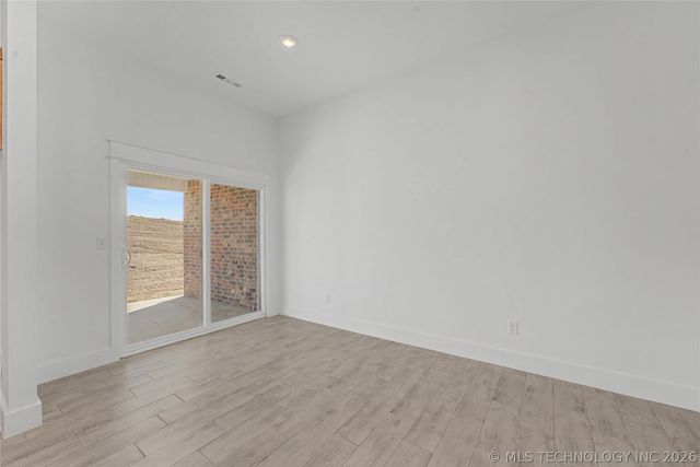 2072 130th Lane S, Jenks, OK 74037