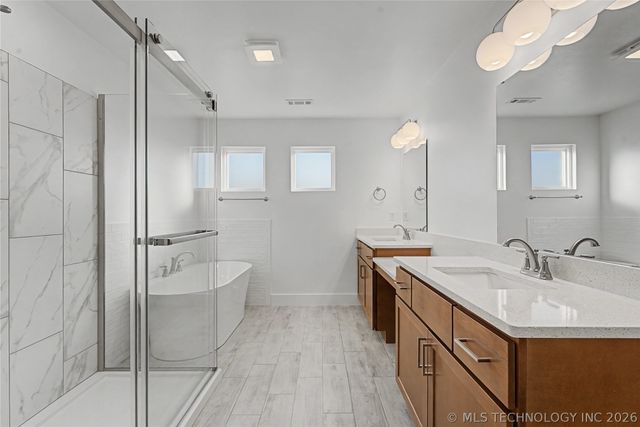 2072 130th Lane S, Jenks, OK 74037