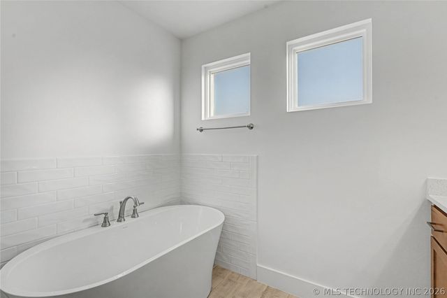 2072 130th Lane S, Jenks, OK 74037