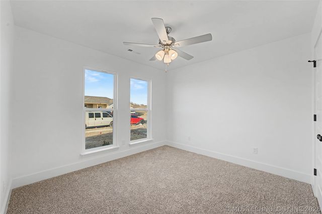 2072 130th Lane S, Jenks, OK 74037