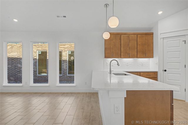 2072 130th Lane S, Jenks, OK 74037