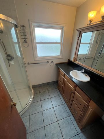 4804 N Diana Street, Fresno, CA 93726