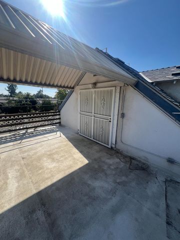 4804 N Diana Street, Fresno, CA 93726