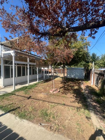 4804 N Diana Street, Fresno, CA 93726