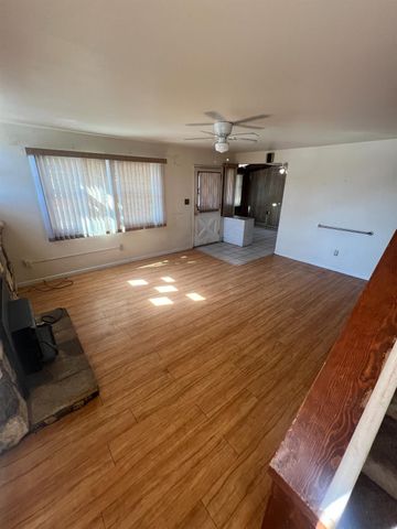 4804 N Diana Street, Fresno, CA 93726