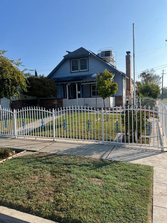 4804 N Diana Street, Fresno, CA 93726