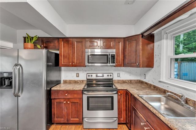 208 Locust ST, Suffolk, VA 23434