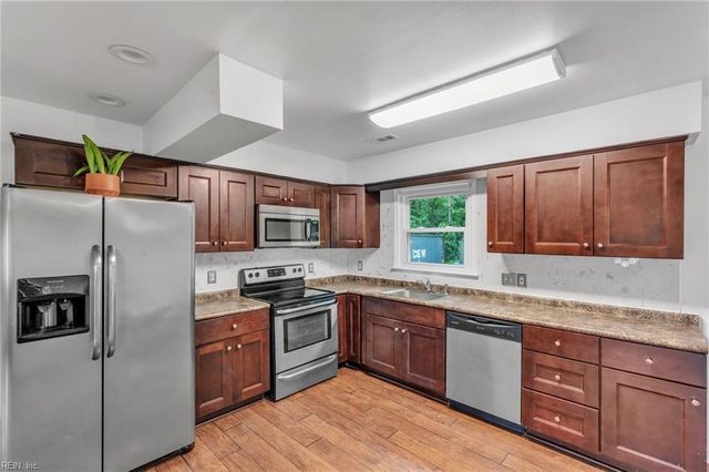 208 Locust ST, Suffolk, VA 23434