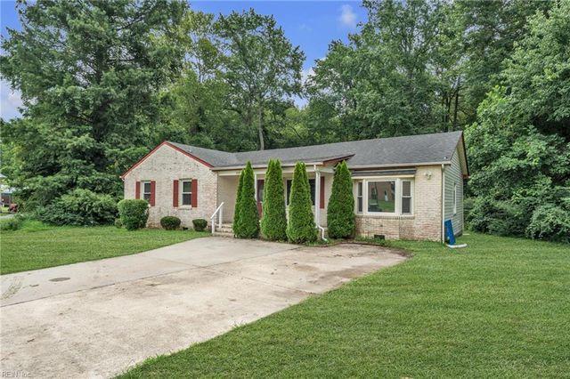 208 Locust ST, Suffolk, VA 23434