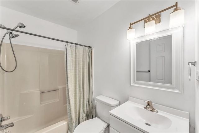 208 Locust ST, Suffolk, VA 23434
