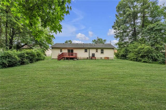 208 Locust ST, Suffolk, VA 23434