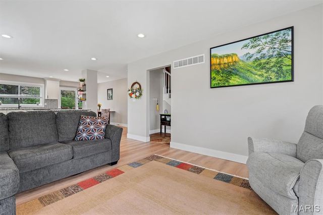 1 Picardy Drive, Lake St Louis, MO 63367