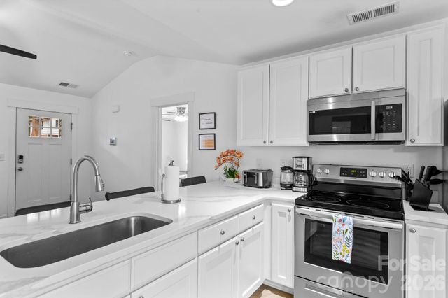 4117 Colebrook Road, Charlotte, NC 28215