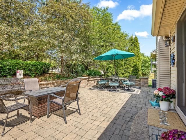 5980 Heritage Place, Loves Park, IL 61111