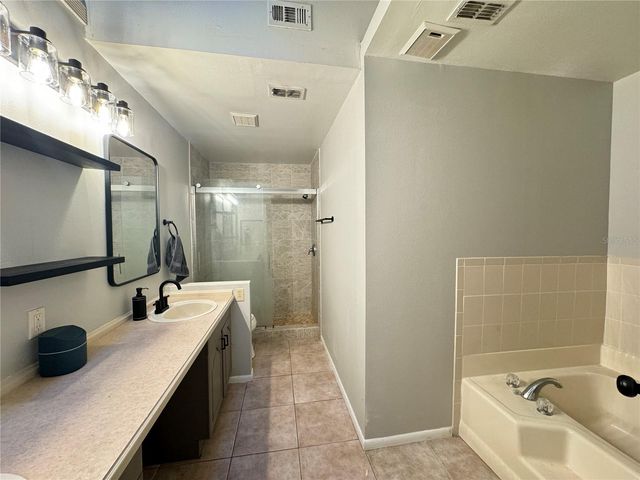 626 RED OAK CIRCLE 110, Altamonte Springs, FL 32701