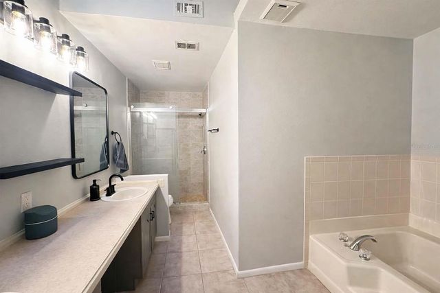 626 RED OAK CIRCLE 110, Altamonte Springs, FL 32701