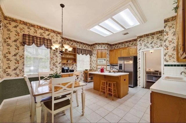 2827 Timber Briar Circle, Houston, TX 77059