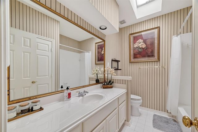 2827 Timber Briar Circle, Houston, TX 77059