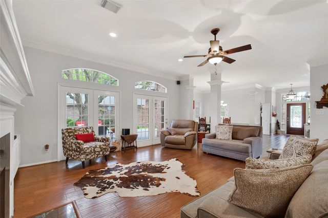 2827 Timber Briar Circle, Houston, TX 77059