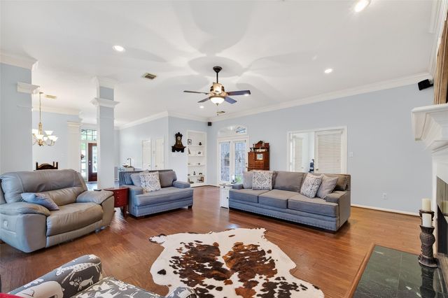 2827 Timber Briar Circle, Houston, TX 77059