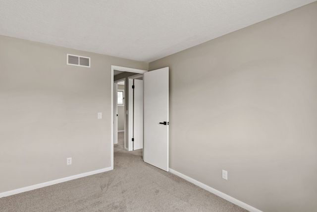 2118 W 30th Street, Davenport, IA 52804