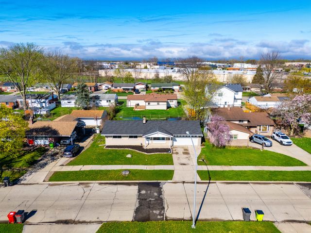 34573 Chope Place, Clinton Twp, MI 48035