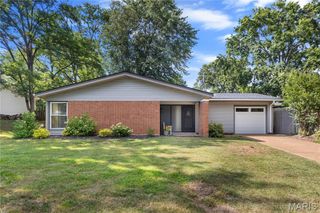 701 Chevron Drive, Mehlville, MO 63125