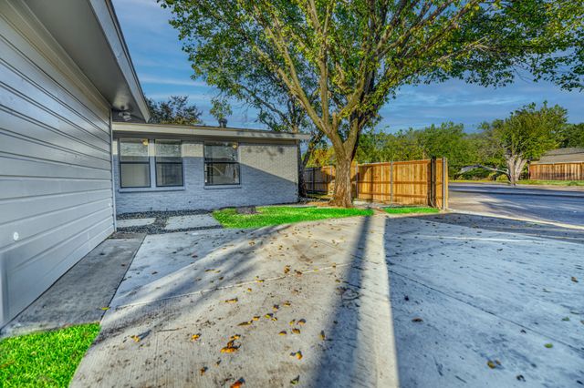 2370 San Marcus Avenue, Dallas, TX 75228