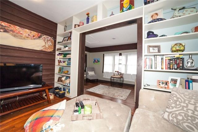 4038 N Roswell Street, Dallas, TX 75219