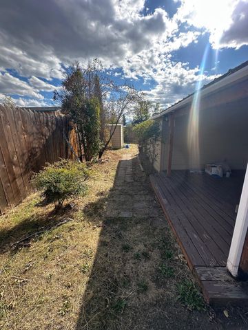 2344 Howard Avenue, Medford, OR 97501