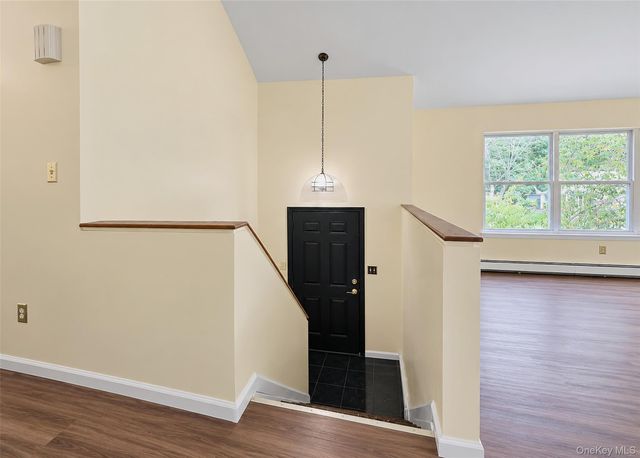 6 Gordal Lane, Coram, NY 11727
