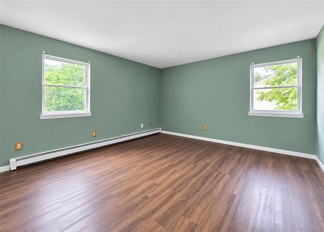 6 Gordal Lane, Coram, NY 11727