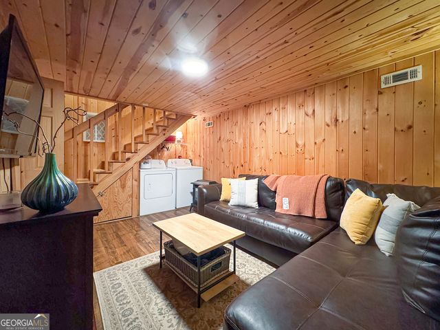 185 Pope Dickson Lane, Clarkesville, GA 30523