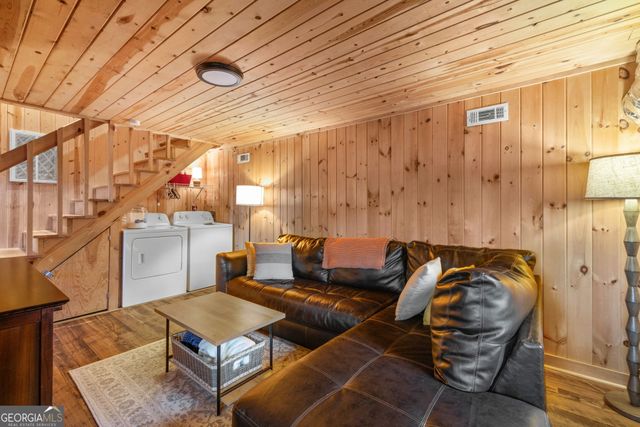 185 Pope Dickson Lane, Clarkesville, GA 30523