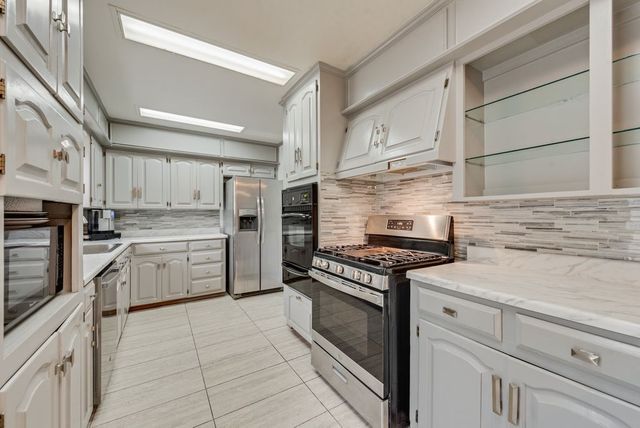 244 Palomino Drive, Saginaw, TX 76179