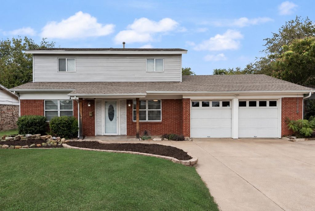 244 Palomino Drive, Saginaw, TX 76179