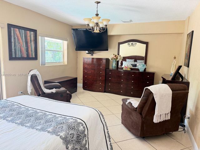 17405 SW 109th Ct, Miami, FL 33157