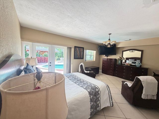 17405 SW 109th Ct, Miami, FL 33157