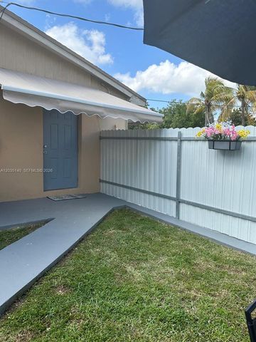 17405 SW 109th Ct, Miami, FL 33157