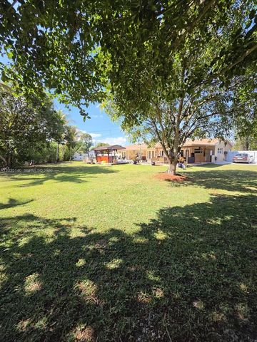 17405 SW 109th Ct, Miami, FL 33157