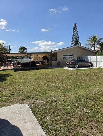17405 SW 109th Ct, Miami, FL 33157