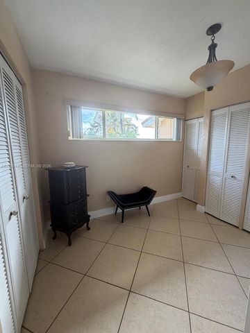 17405 SW 109th Ct, Miami, FL 33157