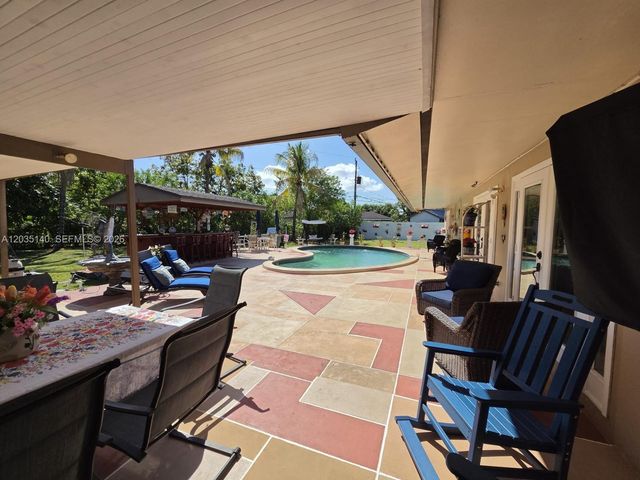 17405 SW 109th Ct, Miami, FL 33157