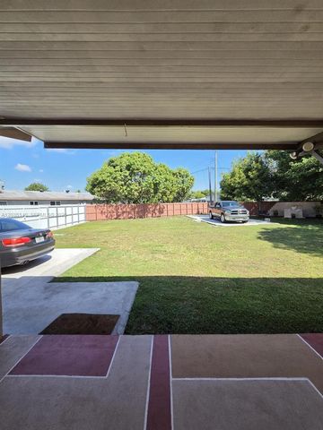 17405 SW 109th Ct, Miami, FL 33157
