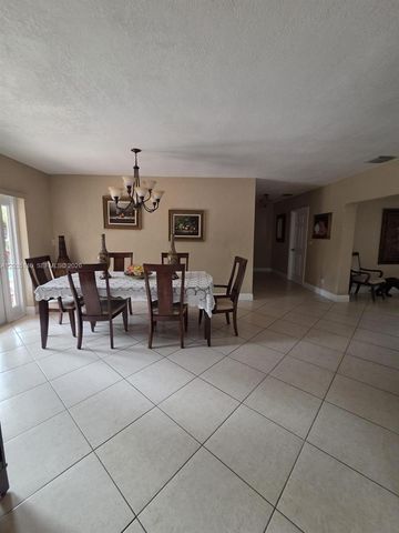 17405 SW 109th Ct, Miami, FL 33157