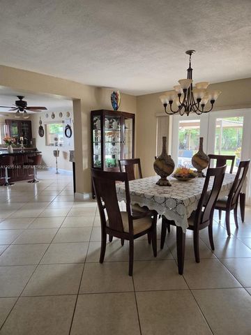 17405 SW 109th Ct, Miami, FL 33157