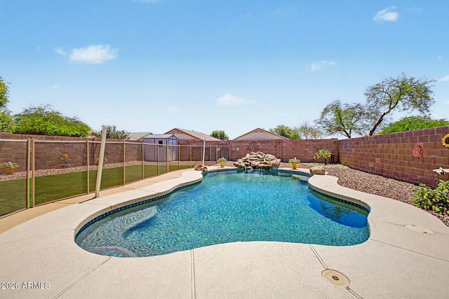 17075 W NORTHAMPTON Road, Surprise, AZ 85374