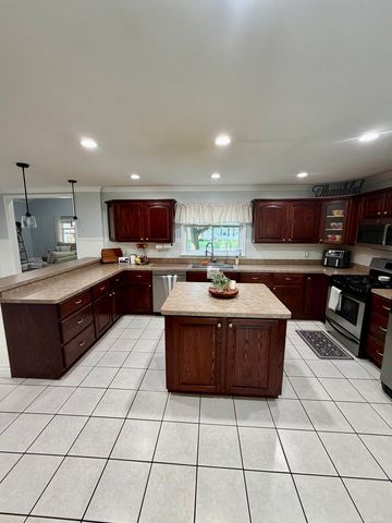 174 Benjamin Street, Romeo, MI 48065