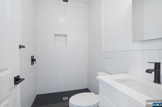 521 10th Street B2, Union City, NJ 07087