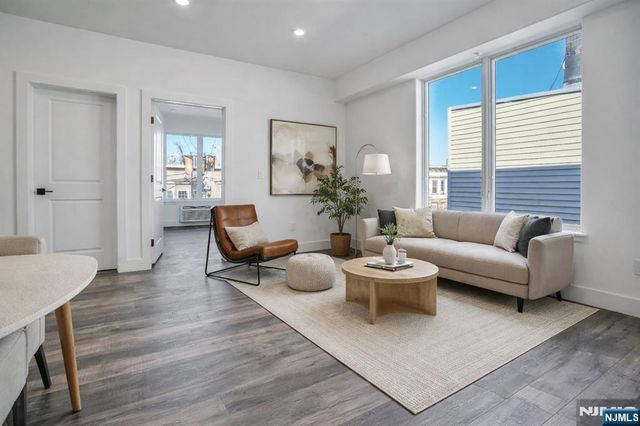 521 10th Street B2, Union City, NJ 07087